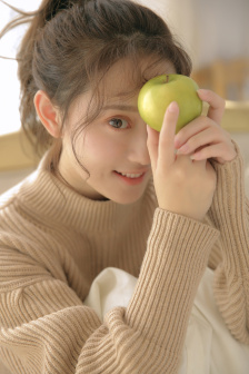 楼上的小女孩